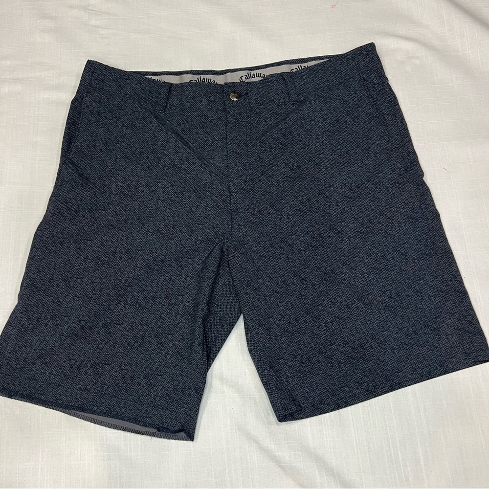 Callaway Golf Shorts Men’s 38 Blue Patterned Stretch (Flaw on hem, see pics)